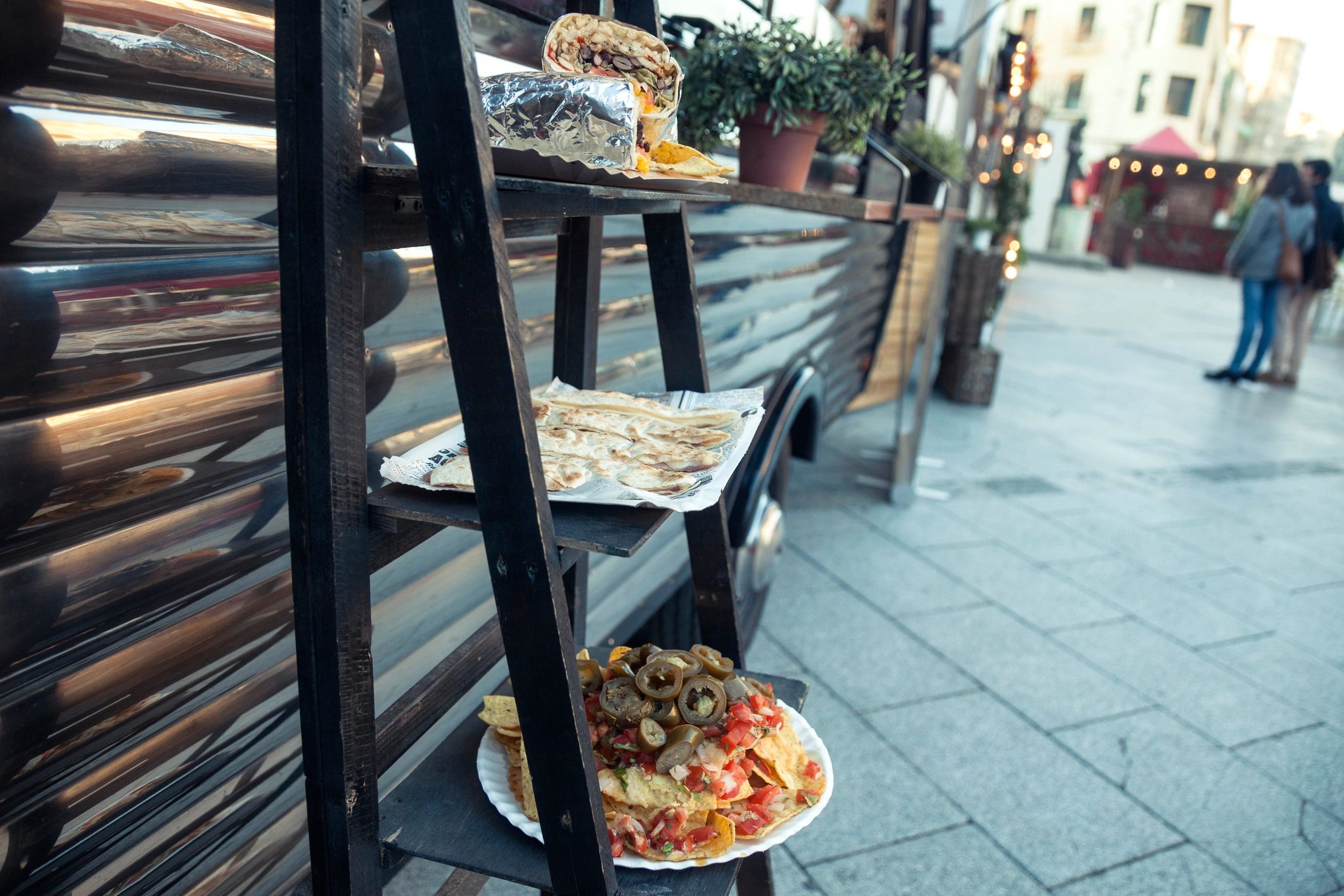 Food truck de comida móvil en evento
